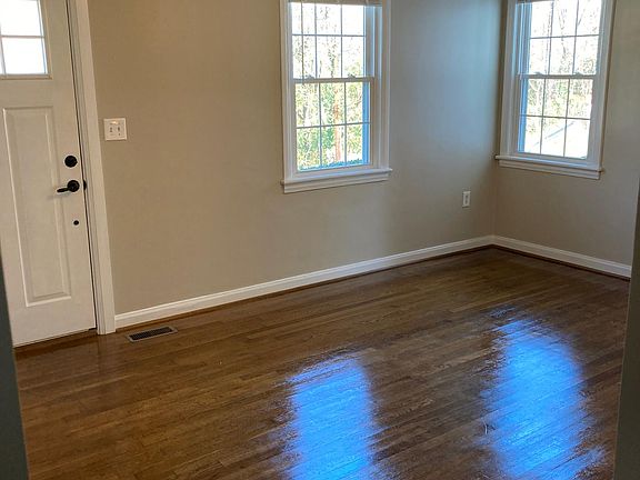 5th image of 4902 Sycamore Pl