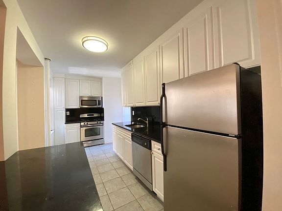 4th image of 105 Pinehurst Ave APT 58
