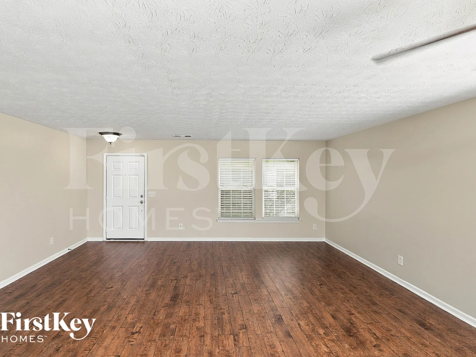 4 bed, 2.5 bath, 2903 sqft, $1,950 — Photo 3