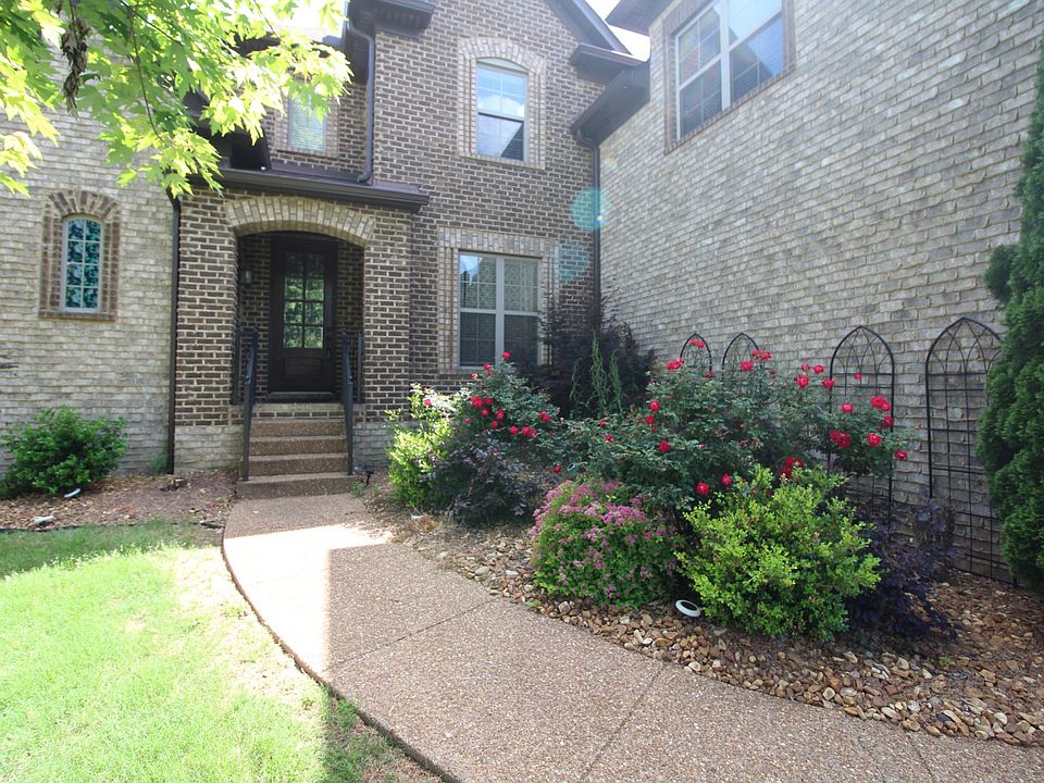 1st image of 337 Crooked Creek Ln