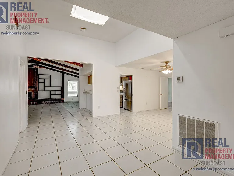 1370 Palmwood Dr — Photo 6