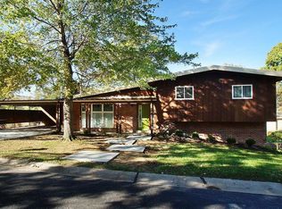 2201 Cleek Ct, Saint Louis, MO 63131