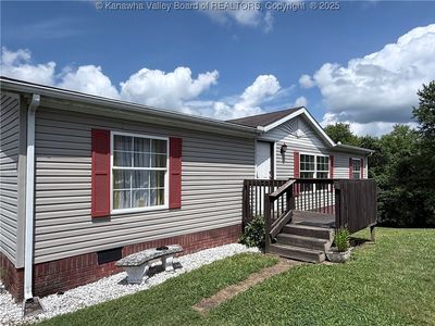 68 Highlawn Ave, Milton, WV, 25541