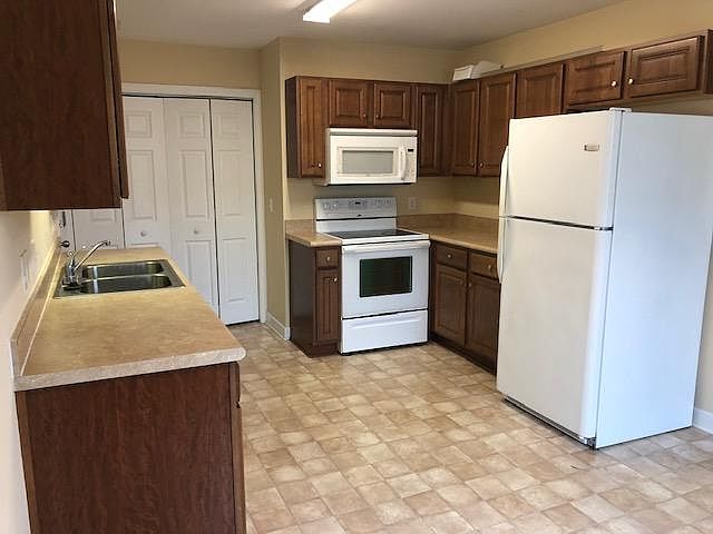 2nd image of 4428 S Wax Myrtle Dr