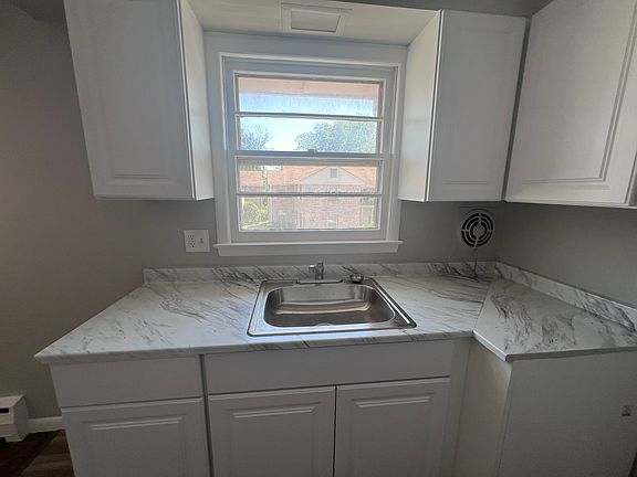 3rd image of 96 S Hamilton St APT A7