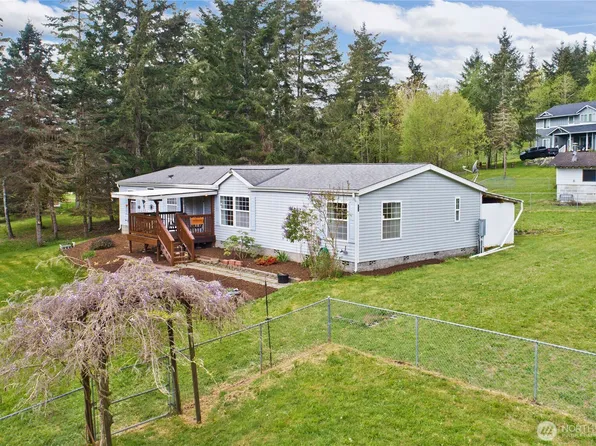 41 E Bay Heights Drive, Allyn, WA 98524