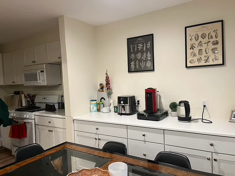 153 Erie St #153 — Photo 7