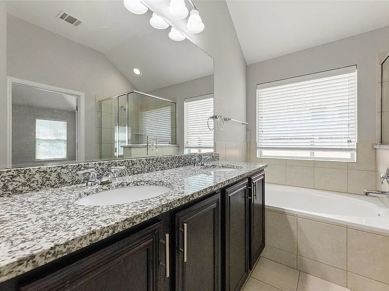 1004 Water Garden Cir — Photo 24