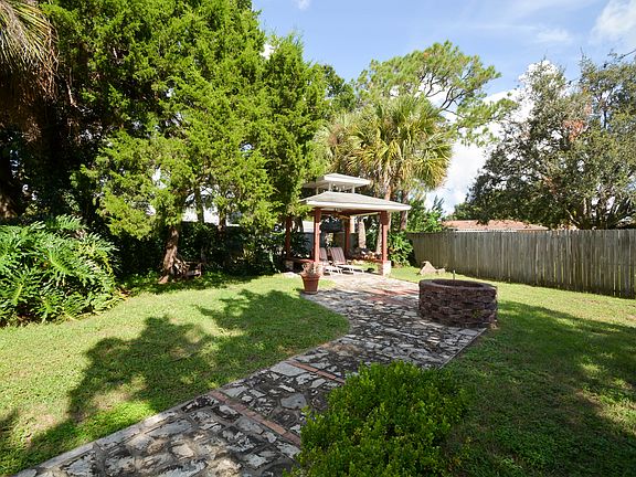 2nd image of 1338 Briarwood Ct