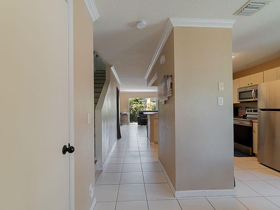 3rd image of 446 W Bloxham Street