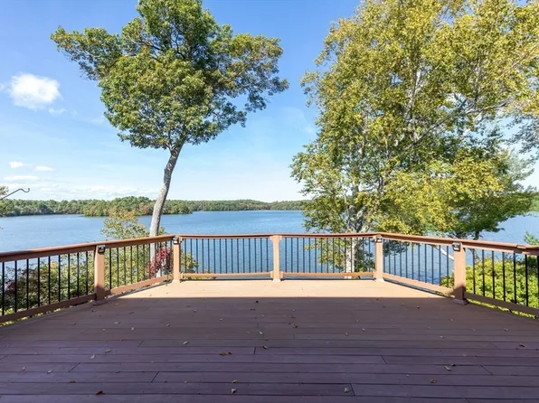 178 Black Cat Rd, Plymouth, MA 02360