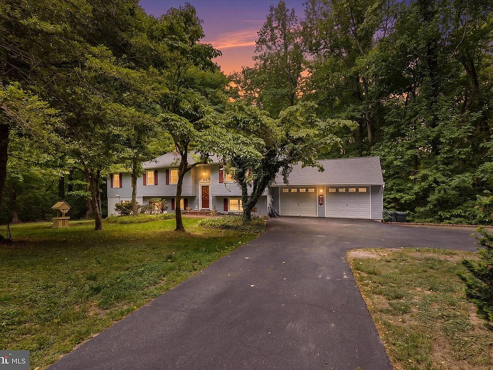 1st image of 4111 Pinewood Ter