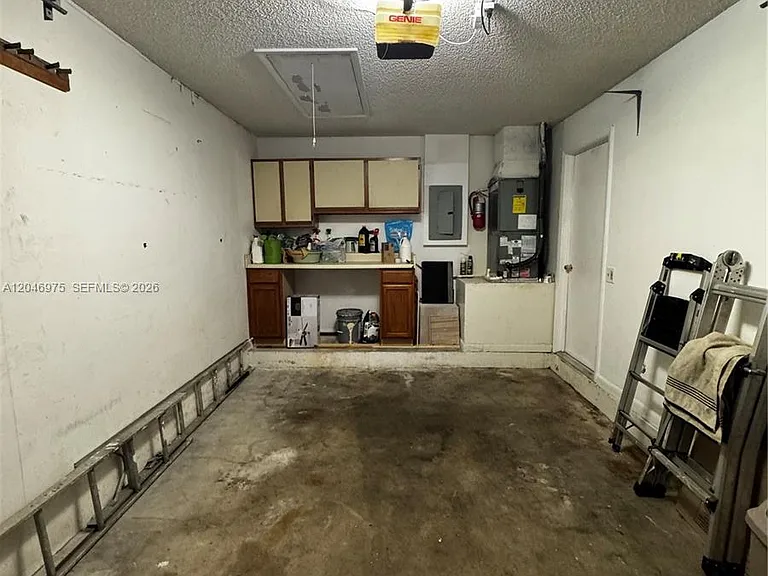 951 SW 109th Ave — Photo 23