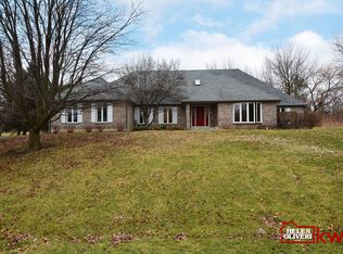 5352 Woodview Ct, Long Grove, IL 60047