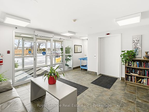 4th image of 841 Battell St #304