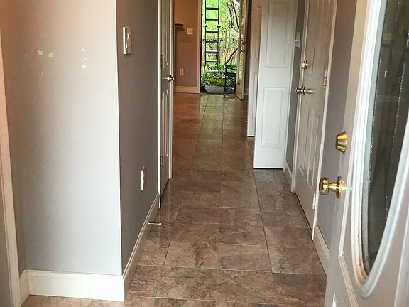 2nd image of 204 Woodlake Dr #204