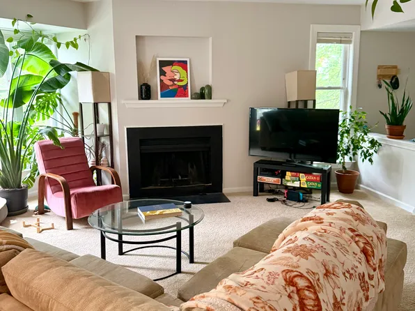 911 Washington St APT 204, Raleigh, NC 27605