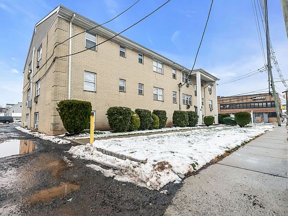 5th image of 854 W Grand St #41