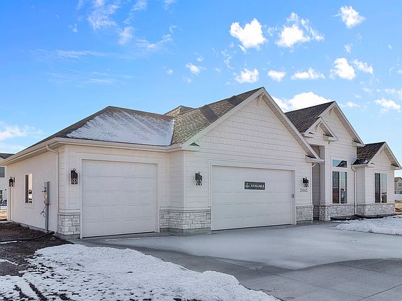 Finished home photos are representational images only. See sales agent for details.