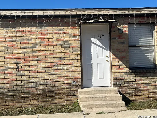 417 San Blas — Photo 1