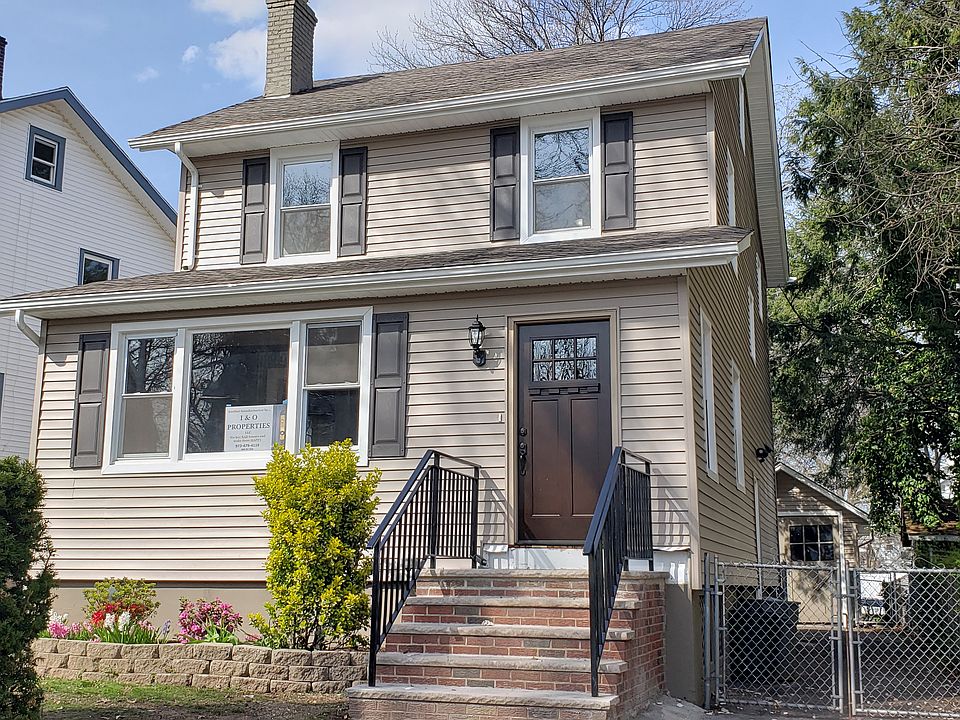 1st image of 10 Whitman Ave