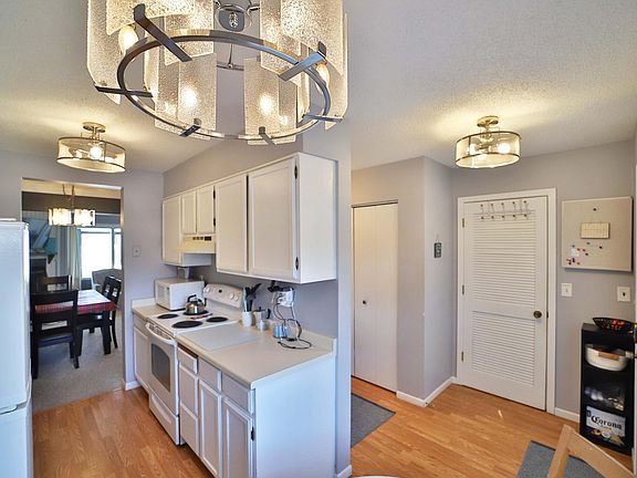 3rd image of 8316 Tuxedo Rd #344