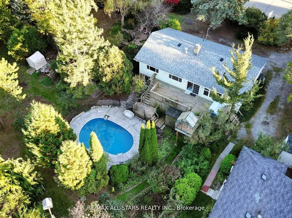 40 Riverglen Dr, Georgina, ON L4P 2R1