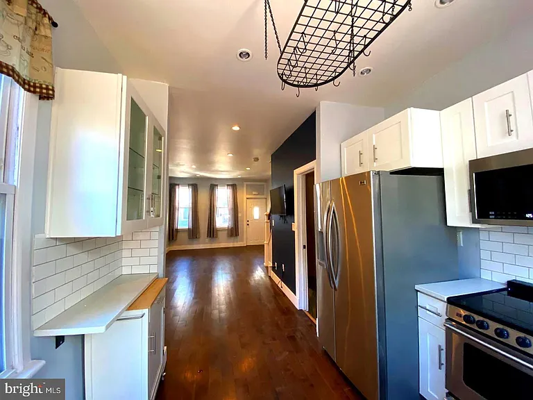 1457 N Corlies St — Photo 15