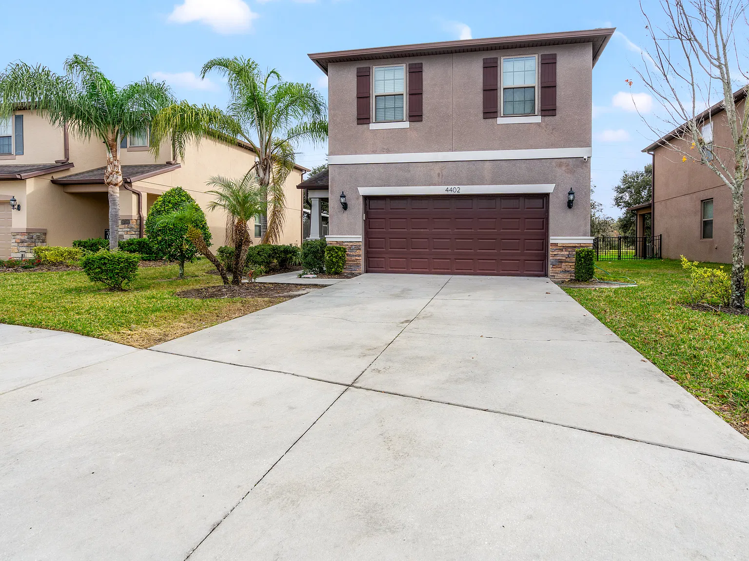 4 bed, 2.5 bath, 2443 sqft, $2,500 — Photo 2