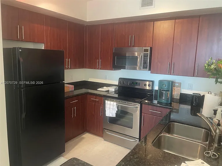 2401 NE 65th St #511 — Photo 5