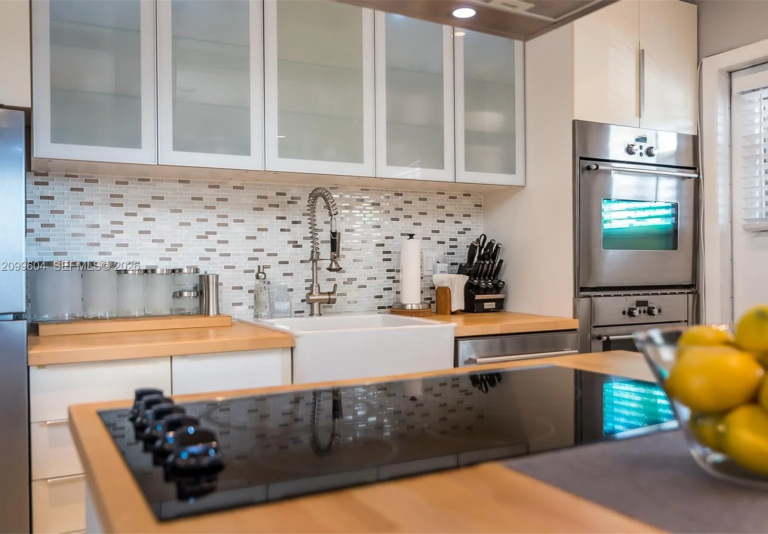 Chateau Terese Condo — Photo 3