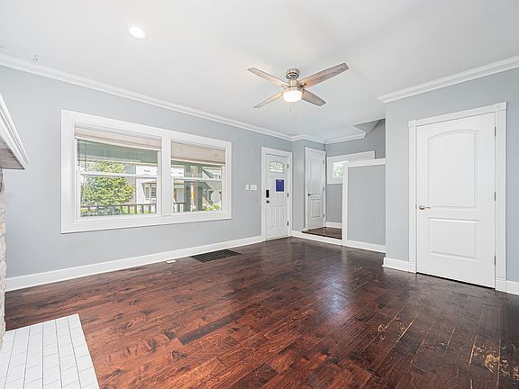 5th image of 906 S Champion Ave
