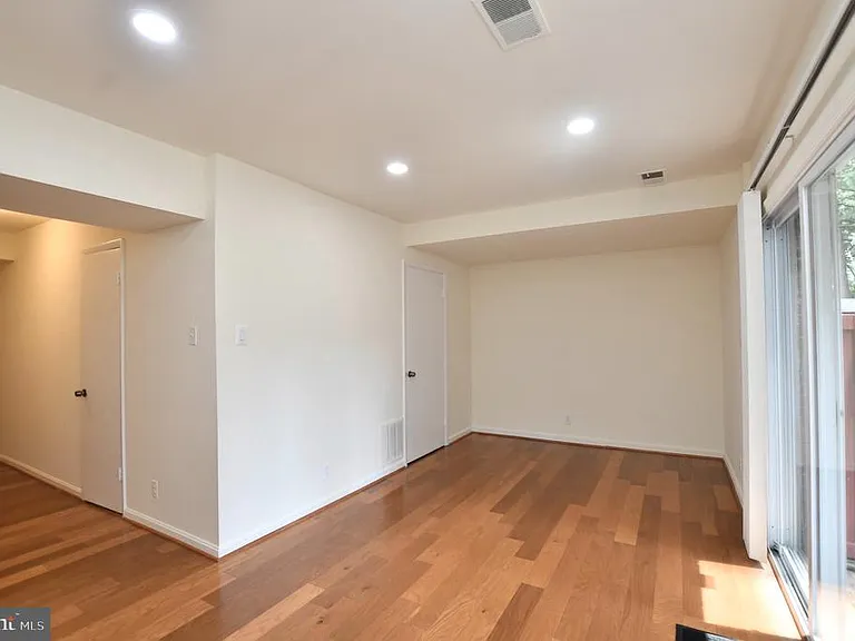 7733 Trevino Ln — Photo 17