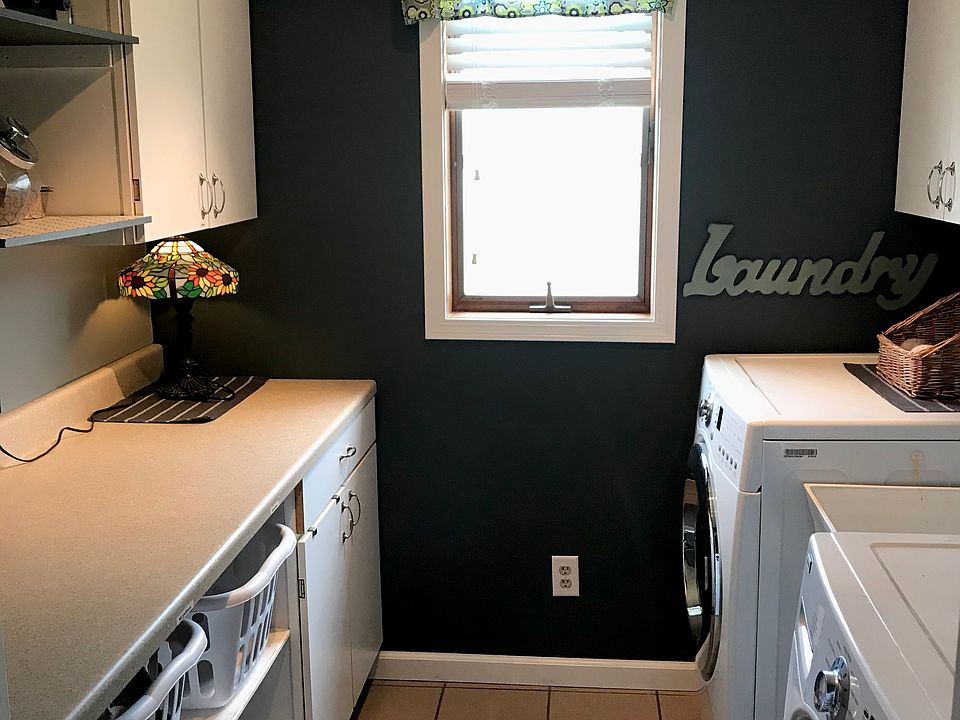 Laundry room off kitchen
