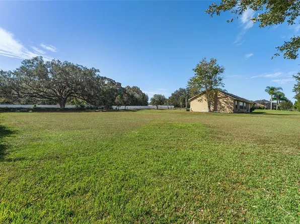 523 Dowling Cir #13, Lady Lake, FL 32159