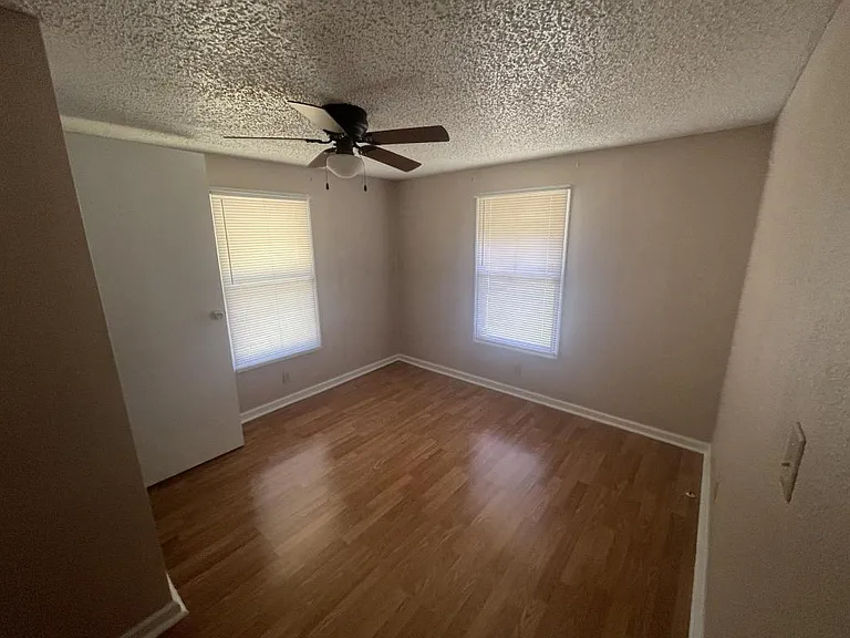 247 Produce Dr — Photo 3