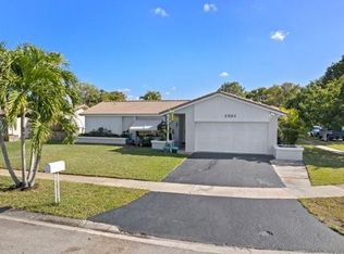 2501 NW 98th Ln, Coral Springs, FL 33065
