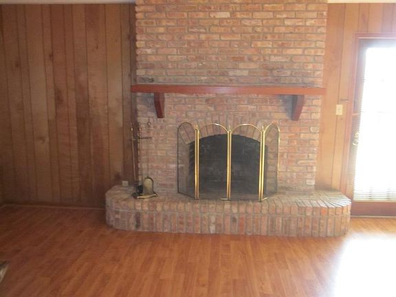 4th image of 1702 McDermott Dr