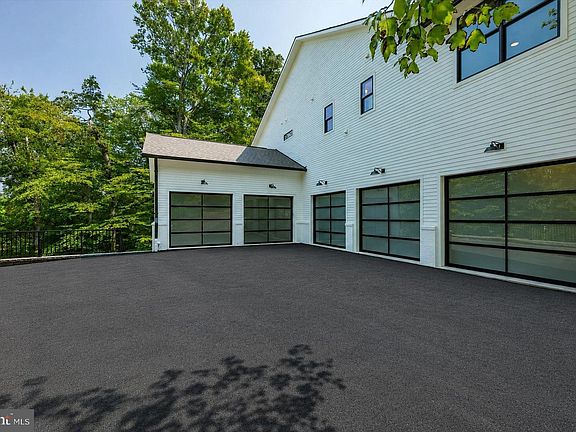 5th image of 1701 Briar Ridge Rd