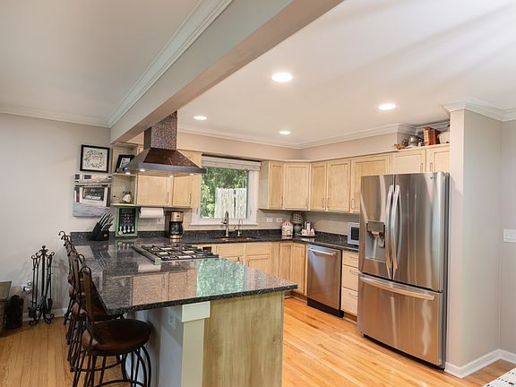 3rd image of 18148 W Lindenwood Dr