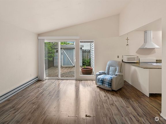 4th image of 12519 SE 42nd Street #519