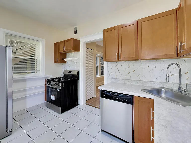 3149 W Lyndale St #2 — Photo 11
