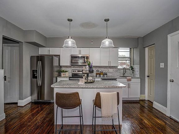 2nd image of 3236 Wardall Ave