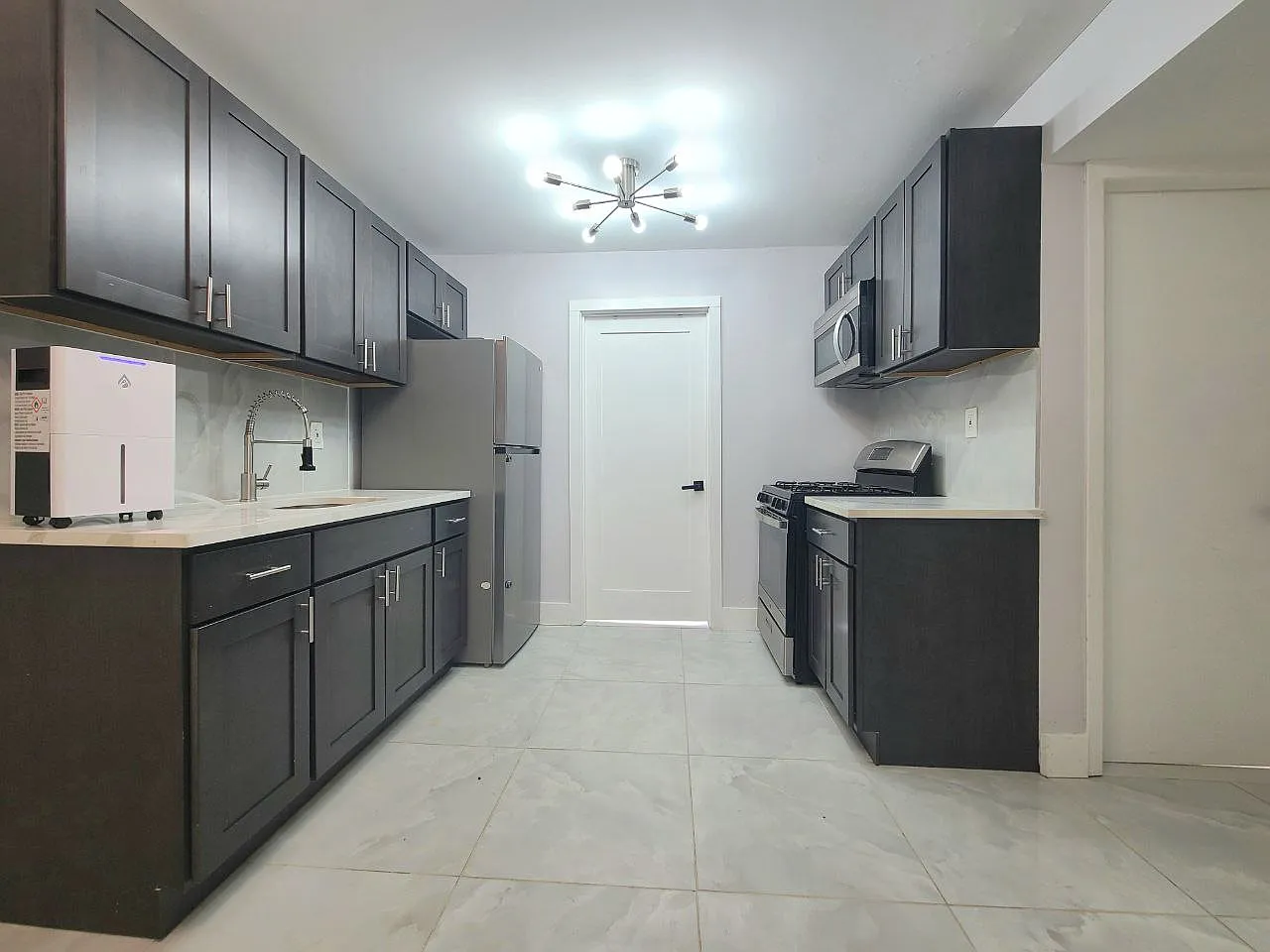 2 bed, 1000 sqft, $1,850 — Photo 3