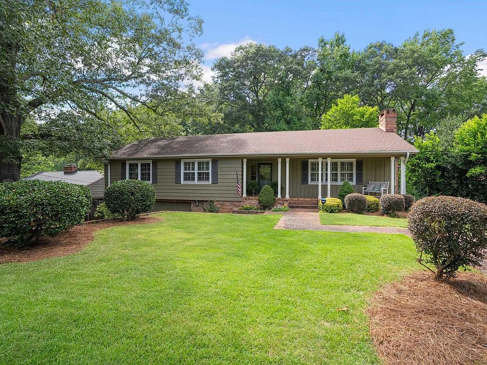 1st image of 28 Lake Fairfield Dr