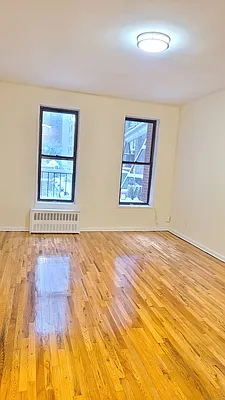 Rented by United Realty Equities | media 2
