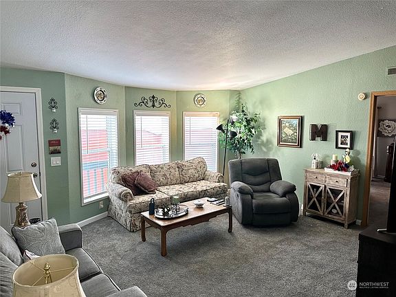 5th image of 8407 38th Avenue E #25