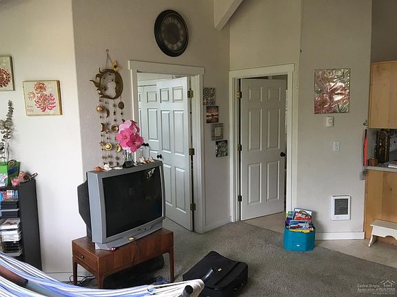 3rd image of 904 NE 2nd St