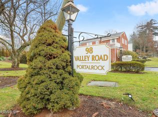 98 Valley Rd APT 4, Cos Cob, CT 06807