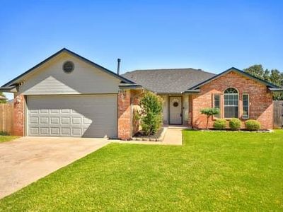 1904 Bluegrass Ct, Moore, OK, 73160